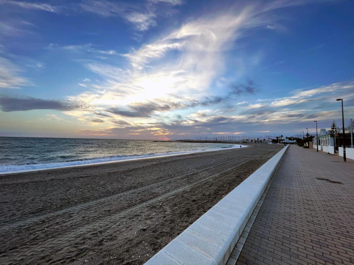 Primera Linea De Playa De Martina Almerimar Exterior foto